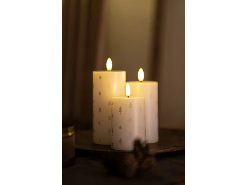 Sirius LED-Kerzen Set Sille Tannen, 10/12.5/15 cm, Weiss, Aufladbar 2 Sirius LED-Kerzen Set Sille Tannen, 10/12.5/15 cm, Weiss, Aufladbar – Bild 2