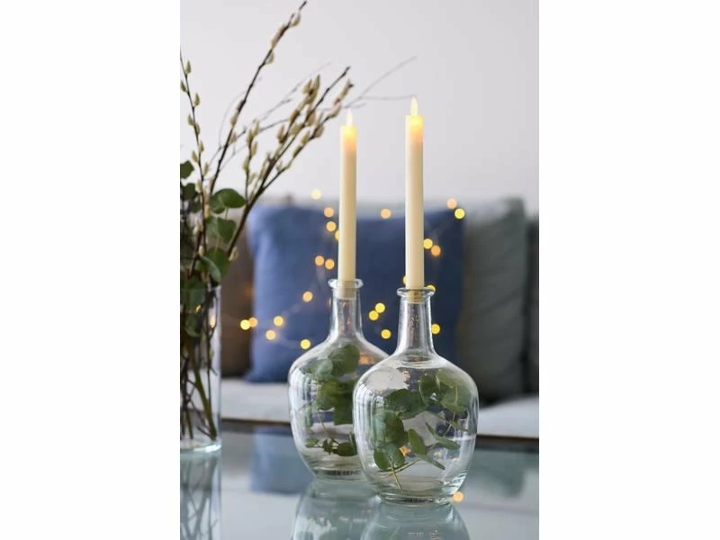 Sirius LED-Stabkerzen Set Sara Ø 2 x 25 cm, Weiss, 2 Stk. 4 Sirius LED-Stabkerzen Set Sara Ø 2 x 25 cm, Weiss, 2 Stk. – Bild 4