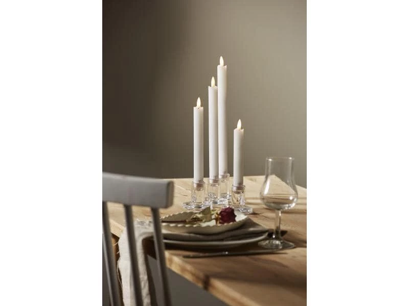 Star Trading LED-Stabkerzen Set Dinner Flamme Ø 2.1x28.5 cm, Weiss, 4 Stk 2 Star Trading LED-Stabkerzen Set Dinner Flamme Ø 2.1x28.5 cm, Weiss, 4 Stk – Bild 2