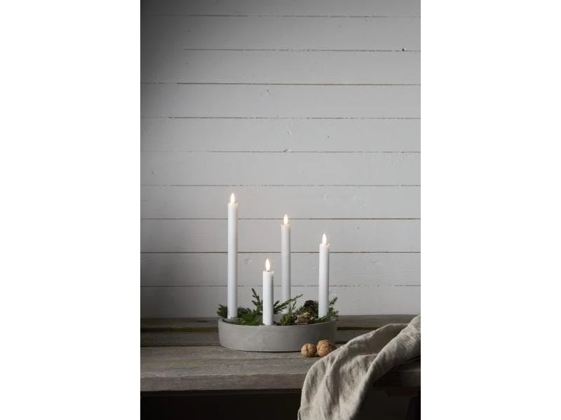 Star Trading LED-Stabkerzen Set Dinner Flamme Ø 2.1x28.5 cm, Weiss, 4 Stk 3 Star Trading LED-Stabkerzen Set Dinner Flamme Ø 2.1x28.5 cm, Weiss, 4 Stk – Bild 3